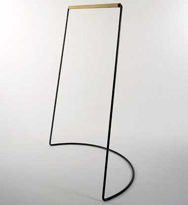 TETSUBO hanger with bended leg